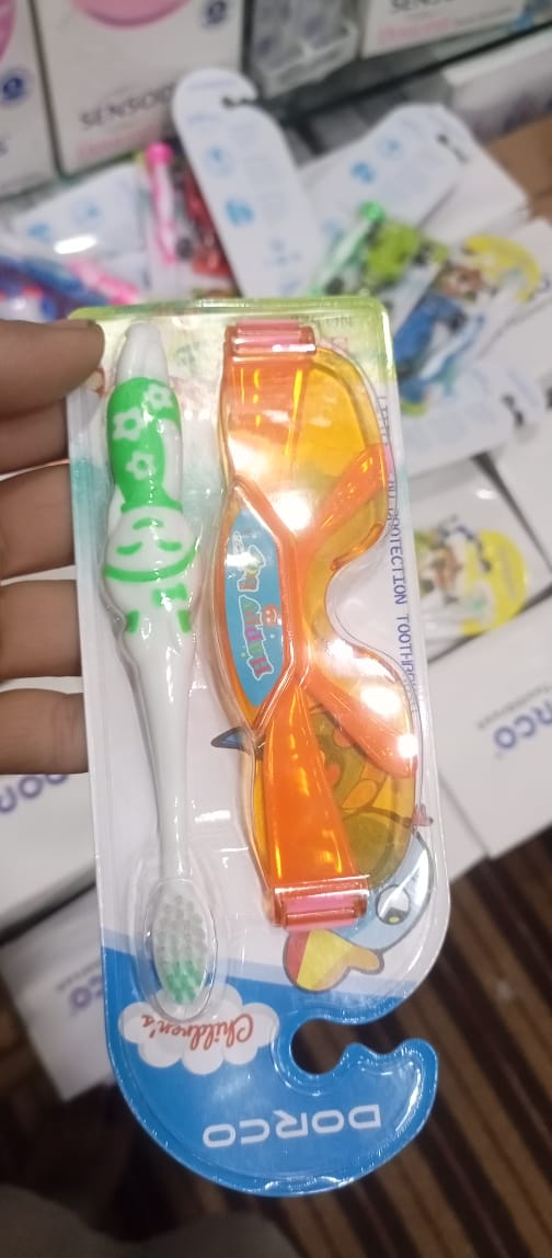 DORCO Children’s Soft Toothbrush Set – Kids Toothbrush with Fun Toy & Protective Case (Random Design)